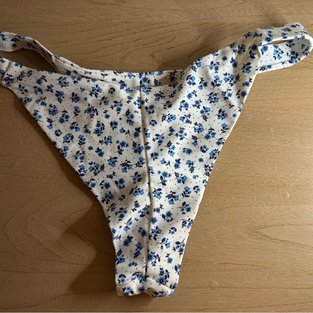 Ark Bikini Set - Picture 6 of 7